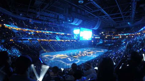 Lightning fans fill Amalie Arena to watch Game 6