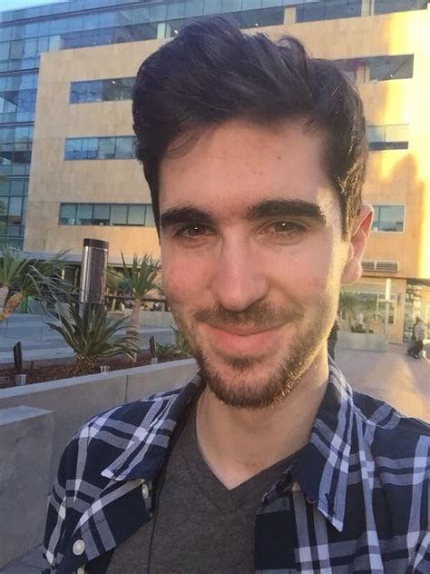 Daithi De Nogla Face