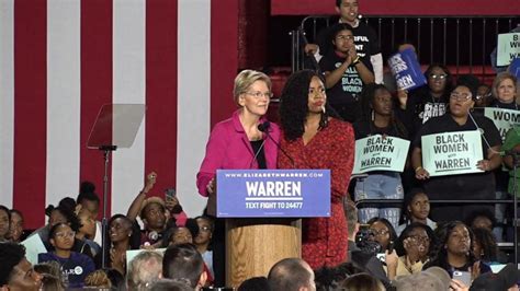 Elizabeth Warren interrupted by protesters during speech | GMA