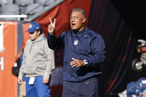 DeShaun Foster hires UCLA coaching staff heavy on NFL experience - Los ...