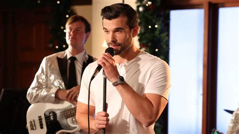 Netflix Dates 'Holiday in the Vineyards' Featuring Soap Stars Josh Swickard, Eileen Davidson and ...