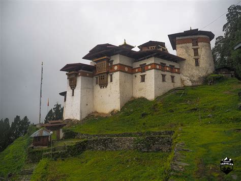 Gasa a Dzong and some Hotsprings. | Unusual Traveler