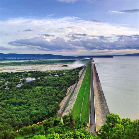 Hirakud Dam:Asia’s Largest Earth Dam and World’s Longest Dam