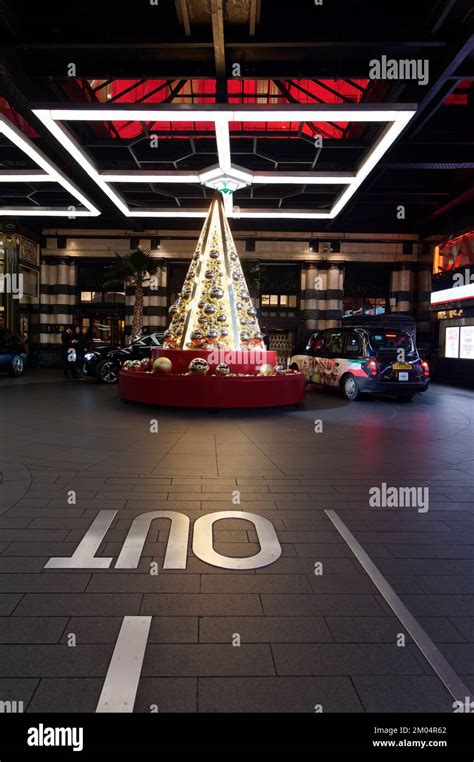 Christmas Tree and Taxi Rank outside the Savoy Hotel, The Strand ...