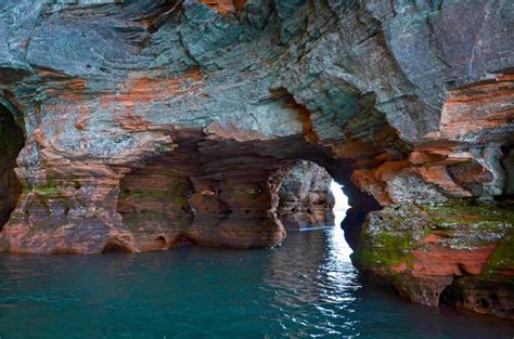 The Sea Caves of the Apostle Islands - Apostle Islands Cruises