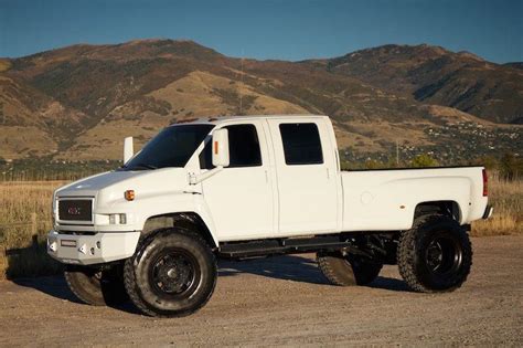 2006 GMC Kodiak Topkick C5500 4×4 Duramax Monroe Bed Lifted 46″ Tires MONSTER! for sale