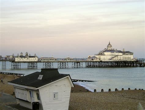 Eastbourne Beach - Photo "Eastbourne Pier" :: British Beaches