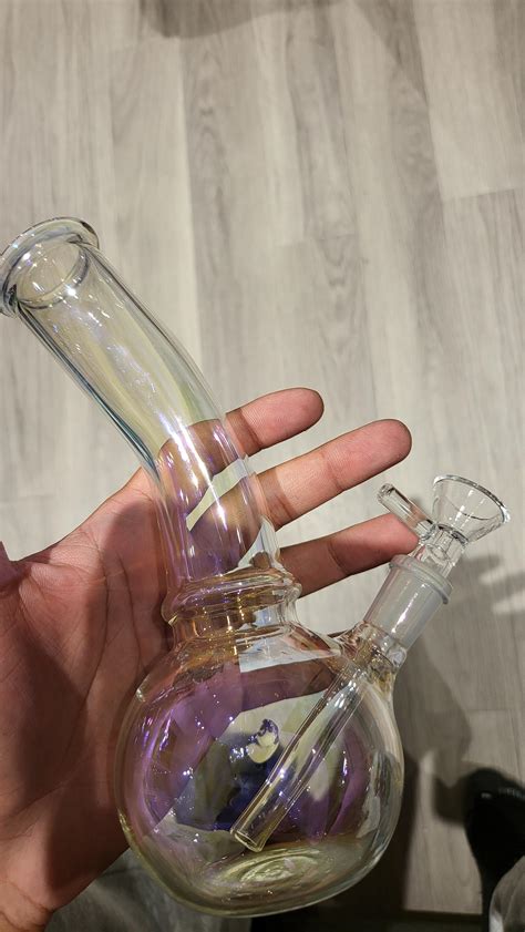 Anything I should know before hitting a bong for the first time? : r/weed