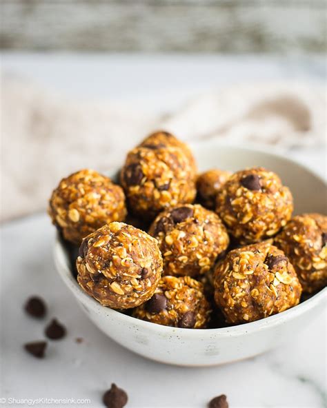 Peanut Butter Oatmeal Balls {4 Ingredients} | Shuangy's Kitchensink