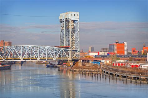 Bridges of Metro-North: The Harlem River Lift Bridge – I Ride The Harlem Line