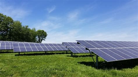 Some construction underway on largest solar farm in Missouri