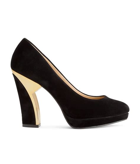 H&M offers fashion and quality at the best price | Velvet pumps, H&m shoes, Velvet heels