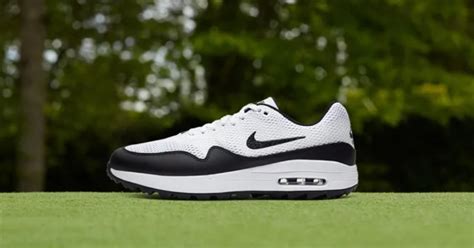 Benefits Of Spikeless Golf Shoes Vs Spiked – Should You Wear Them ...