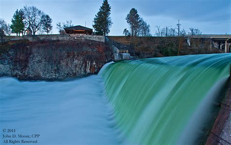 Spokane River Falls during the February snow melt. Spokane, Washington ...