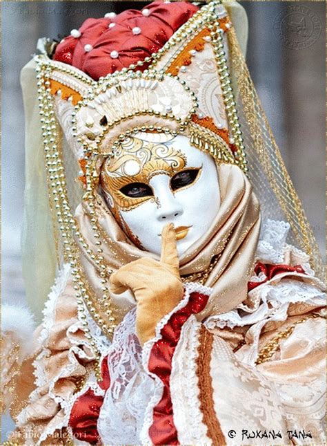 ⊰ © вƴ Ʀσxʌиʌ Ƭʌиʌ ⊱•╮ | Venetian carnival masks, Venice carnival costumes, Venice mask