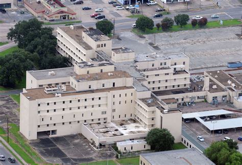 Baptist sells former hospital to H-E-B