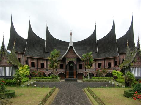 Pesona Indonesia: Rumah Adat Sumatera Barat