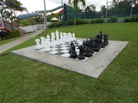 Life-size Chess | Life, Life size