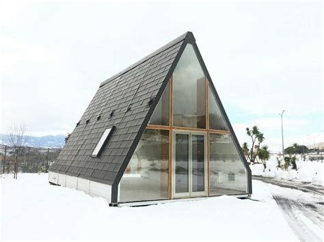 M.A.DI. Solar-Powered Prefab House Can Be Installed in a Single Day