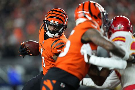 Watch: Cincinnati Bengals Celebrate 27-24 Win Over Kansas City Chiefs ...