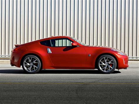 Nissan 370Z Specs: Does the Latest Z Do the Trick? - VehicleHistory