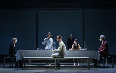 Review: Robert Icke’s ‘Oresteia’ Is Modern Crisis as Greek Tragedy ...