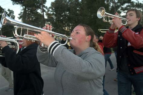 Huffman shows its spirit at Homecoming/Fall Playoff Parade