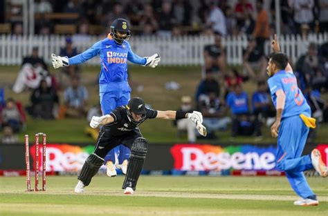 India vs New Zealand: Kiwis strike back, clean sweep ODI series 3-0 ...