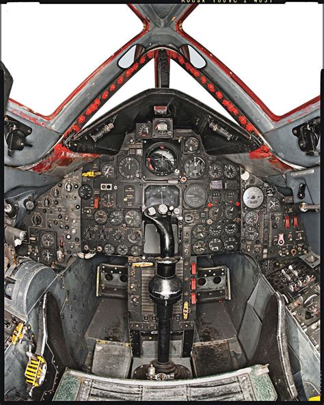 Cockpit of the Lockheed SR-71 Blackbird [1000x1250] : MilitaryPorn