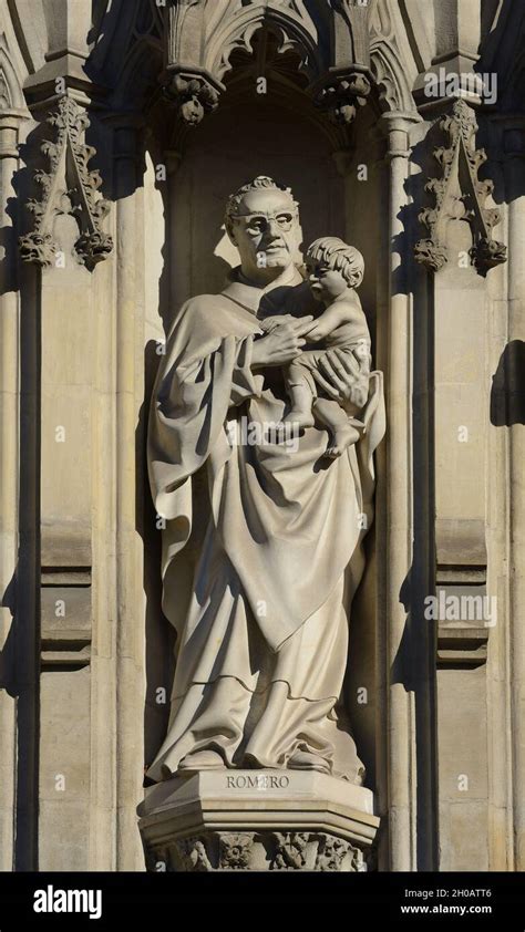 Oscar romero statue westminster abbey hi-res stock photography and ...