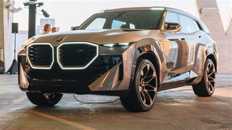 BMW unveils high-performance XM hybrid electric concept vehicle