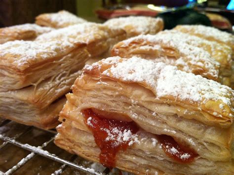 Pastelillos de Guayaba | Puerto rico food, Food, Caribbean recipes