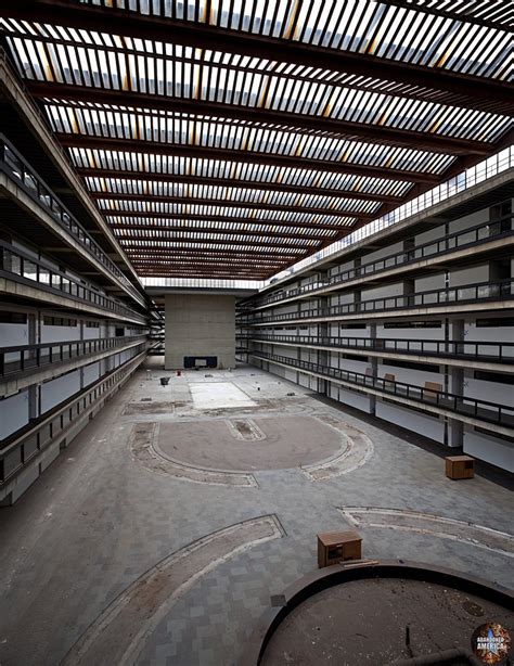 Bell Labs (Holmdel, NJ) | Empty Atrium