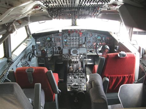 Cool Jet Airlines: Boeing 707 Cockpit