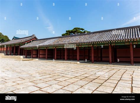 Ancient korean traditional architecture Stock Photo - Alamy