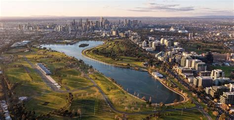 Pullman Melbourne Albert Park Location | Hotels Near St Kilda