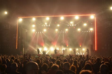 Fotos gratis : música, gente, multitud, celebracion, cantante, banda ...