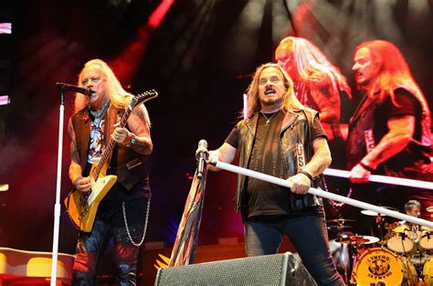 Lynyrd Skynyrd Announces 2020 Dates for Farewell Tour With Travis Tritt ...