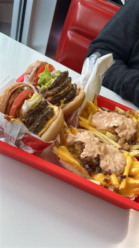 In-n-Out is hands down the best fast food burger joint in the country ...