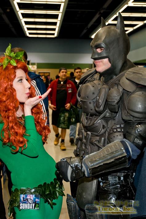 Batman Kiss Poison Ivy Cosplay