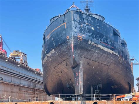 USS Texas (BB-35) in floating dry dock at Galveston, Texas, 12 September 2022 [2000x1500] : r ...