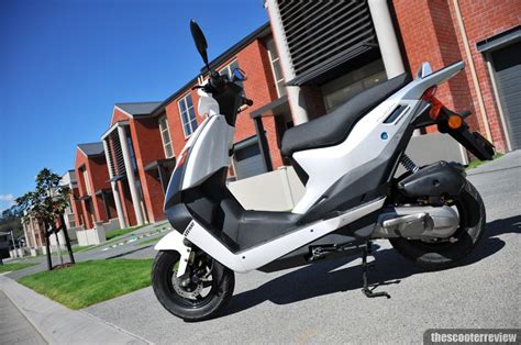 Keeway Flash 50 - The Scooter Review