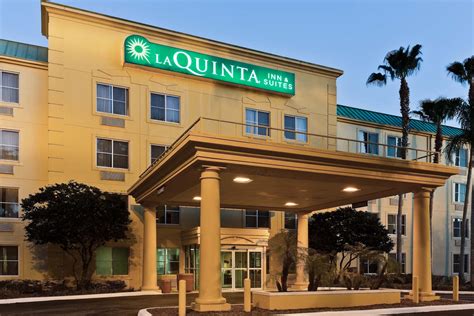 La Quinta Inn & Suites by Wyndham Lakeland East | Lakeland, FL Hotels