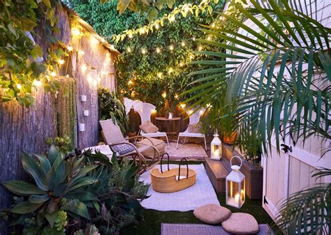 8 Cute Small Gardens and Outdoor Spaces Photos | Architectural Digest