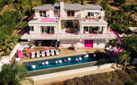 Barbie Dreamhouse, Airbnb Real-Life Barbie Malibu Dreamhouse, How to ...