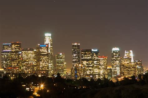 File:Los Angeles Skyline at Night.jpg - Wikimedia Commons