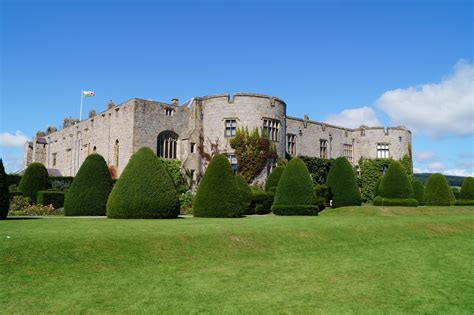 Chirk Castle, Wrexham holiday accommodation: short-term house rentals ...