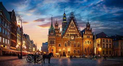 Backpacker's Guide On Where To Stay In Wrocław, Poland's Medieval City in 2022 | Cool places to ...