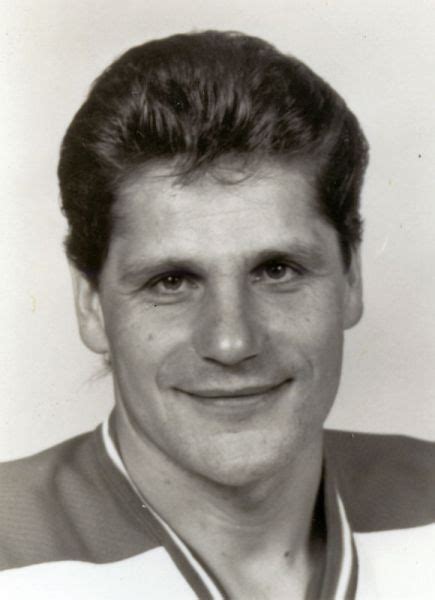 Player photos for the 1989-90 Calgary Flames at hockeydb.com