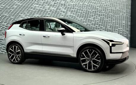 Is the 2025 Volvo EX30 the Fast, Compact, Affordable Electric SUV We've ...